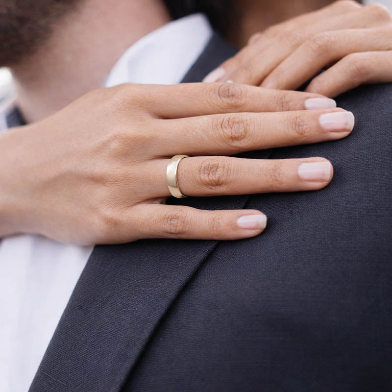 Alianca anatomica em ouro Champagne 18k feito com ouro nobre Premium