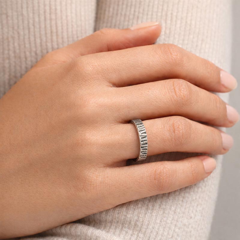 Anel Rustico de prata 950 feito manualmente pelo designer Renato Peres