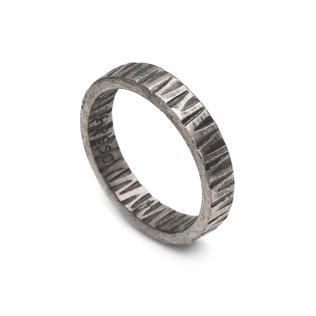Anel rustico em Prata 950 feito artesanalmente com design autoral e exclusivo por Renato Peres