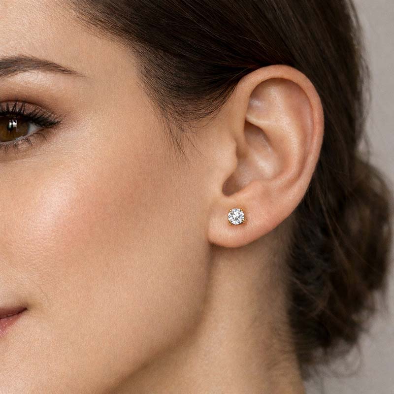 brincos delicados em ouro amarelo 18k com diamantes 3mm