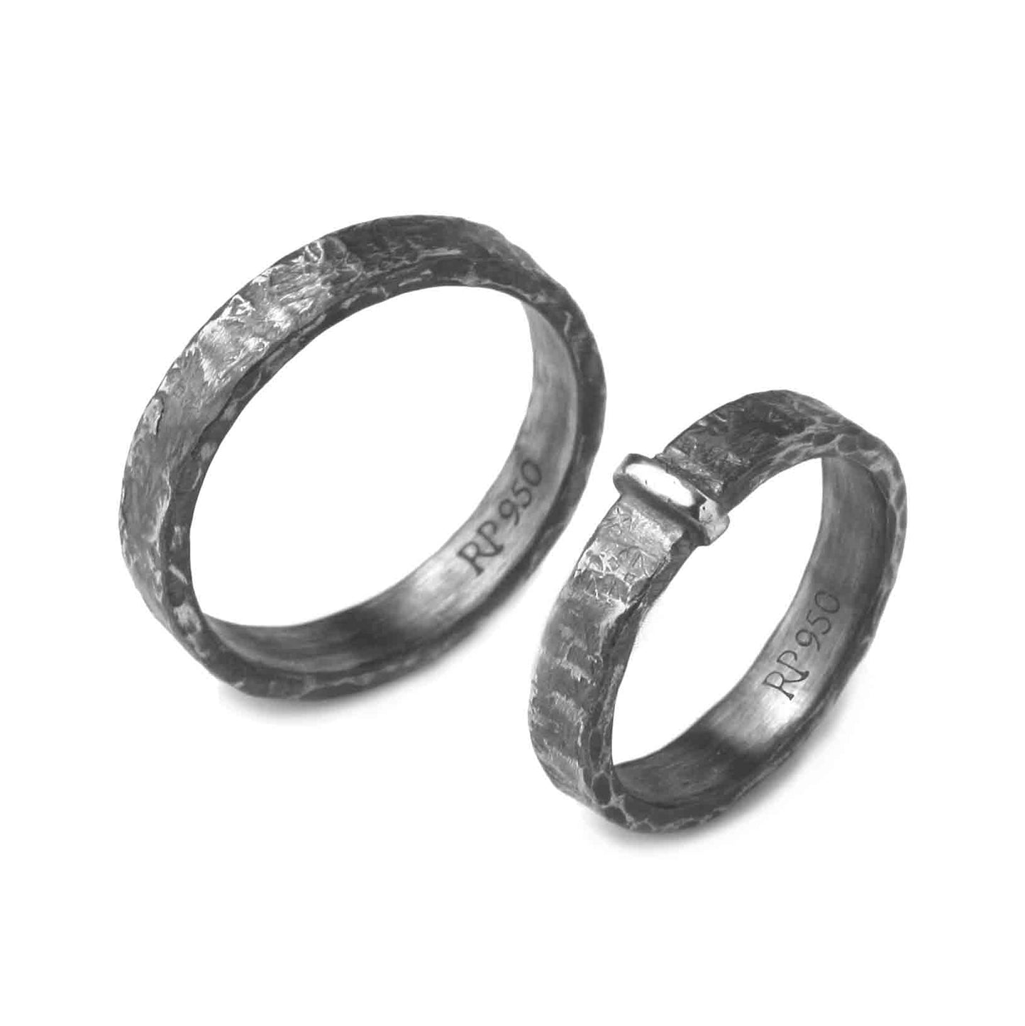 par de alianças outlander em prata 950 acabamento rústico inspirado nas tradições escocesas
