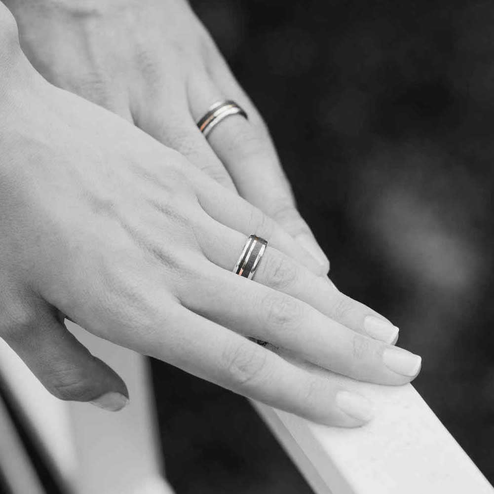 par de alianças precision em prata e ouro pau brasil joias sofisticadas
